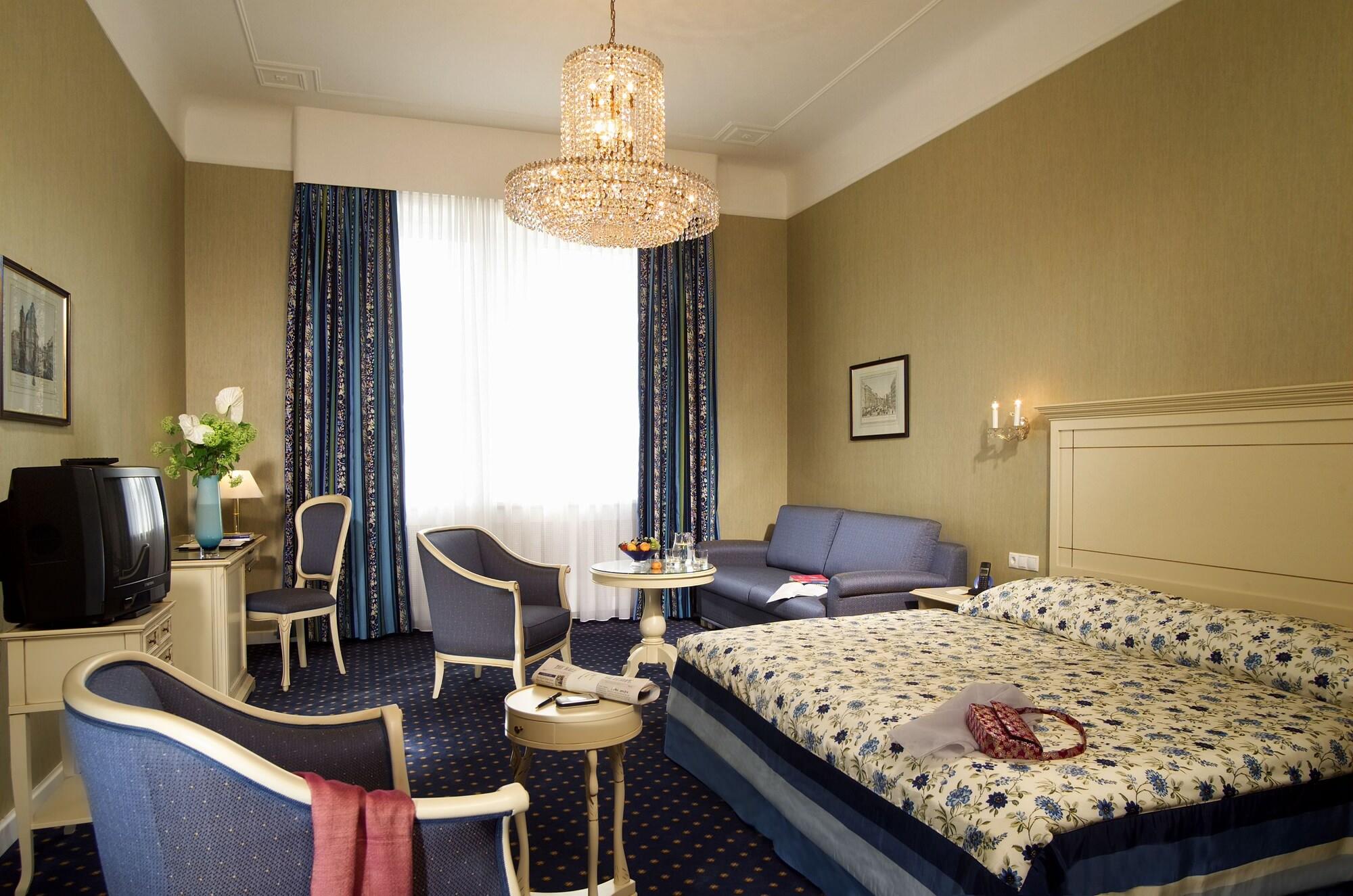 法国酒店 维也纳 外观 照片 A typical hotel room