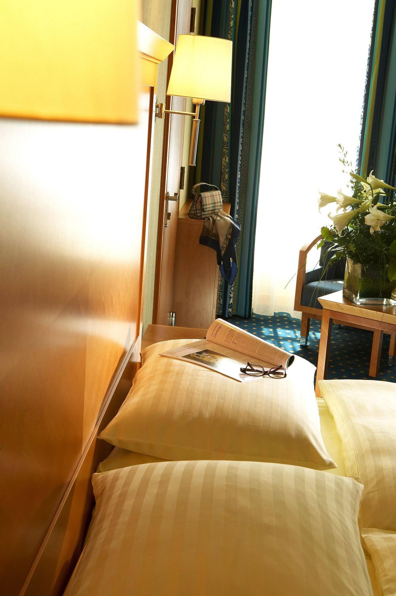 法国酒店 维也纳 外观 照片 A room in the hotel