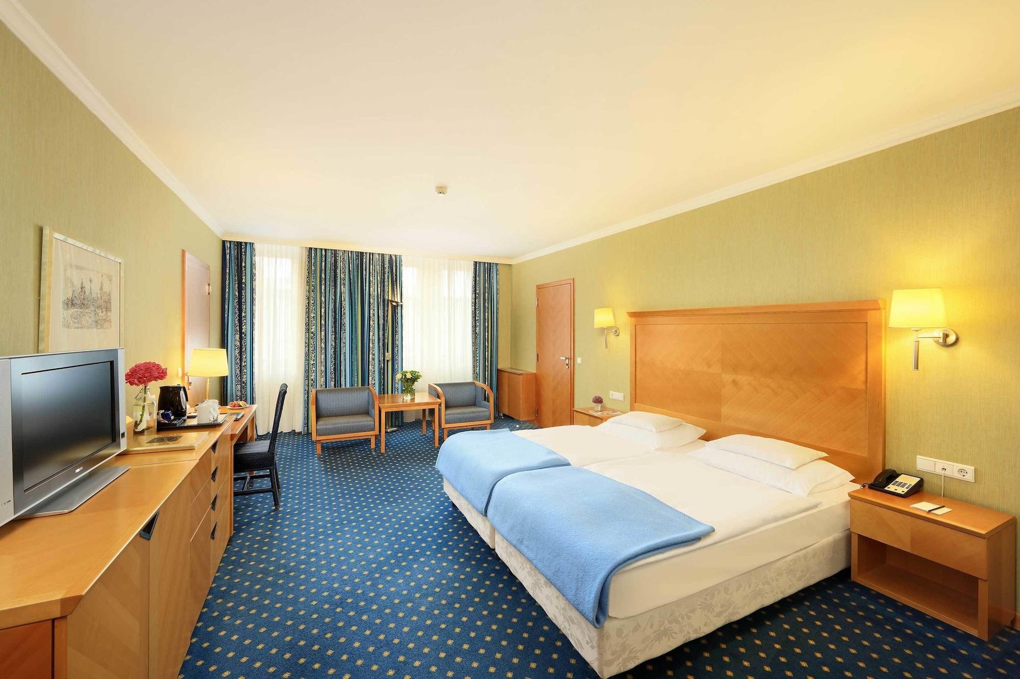法国酒店 维也纳 外观 照片 A typical hotel room