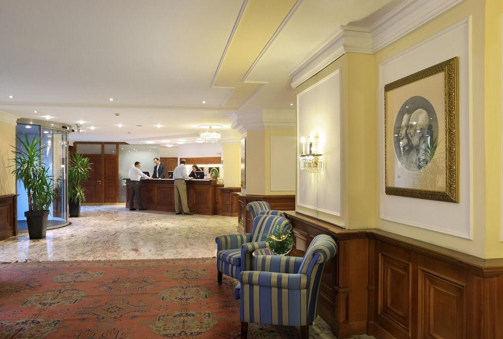 法国酒店 维也纳 外观 照片 The lobby of the hotel