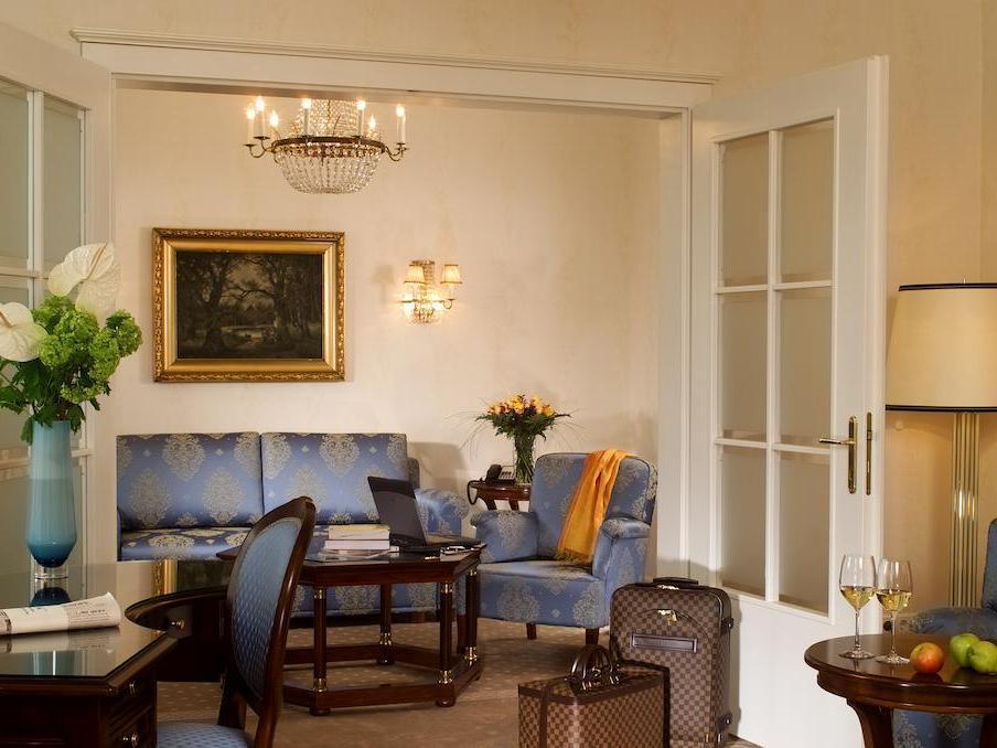 法国酒店 维也纳 外观 照片 A suite at the Hotel de Crillon