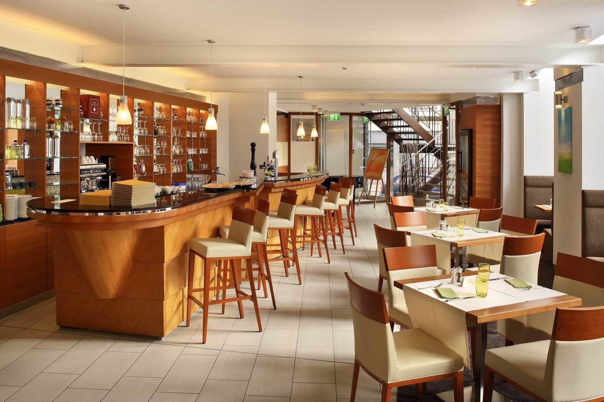 法国酒店 维也纳 餐厅 照片 The bar at the hotel