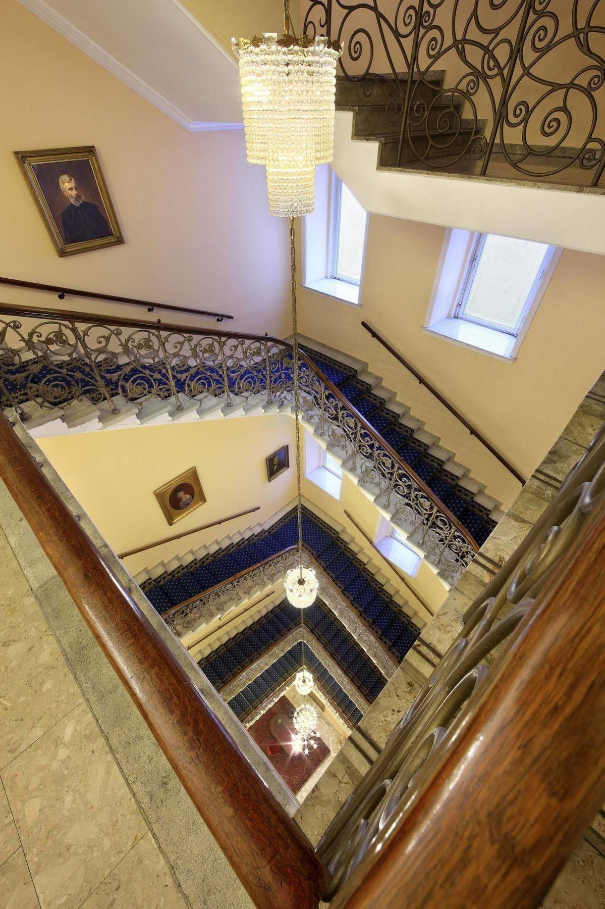法国酒店 维也纳 外观 照片 Staircase